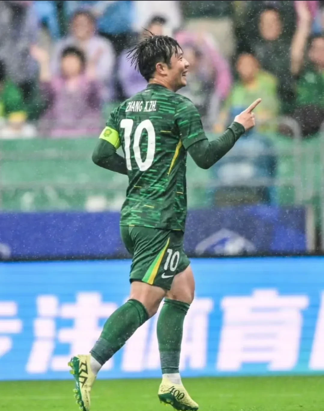 包含今晚体能课后，北京国安内部沟通备战法国杯，震撼外界，训练强度明显提升的词条